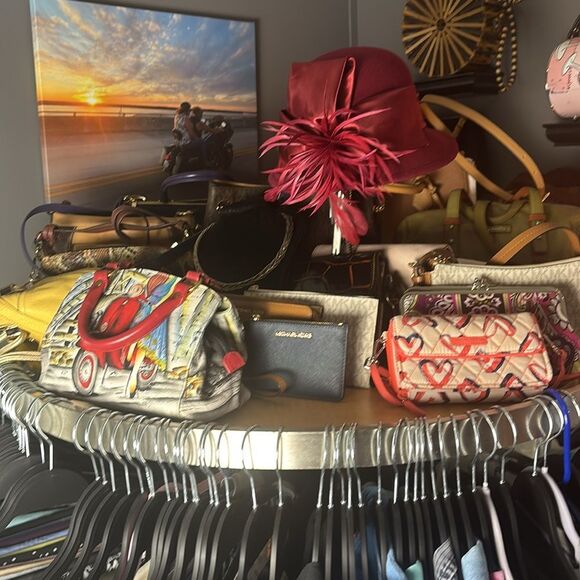 Unlisted inventory - Picture 4 of 4